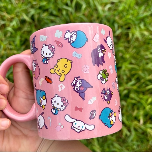 Hello Kitty and friends pink mug - Picture 3 of 4